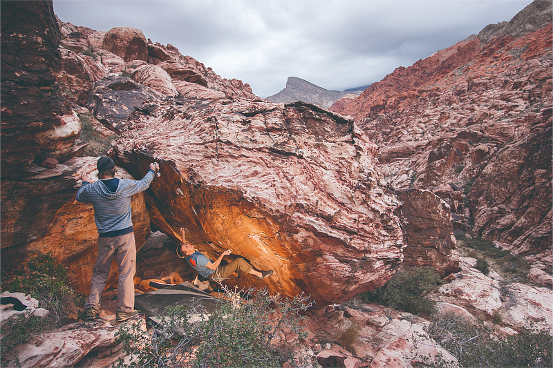 Red Rock Bouldering KAYA climbing GPS guidebook by Tom Moulin on sandstone.