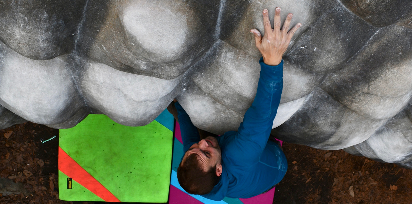 Horse Pens 40 Bouldering Bumboy V3